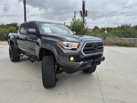 More photos of 2017 TOYOTA TACOMA SR5 V6 at Callahan Motor Company, TX