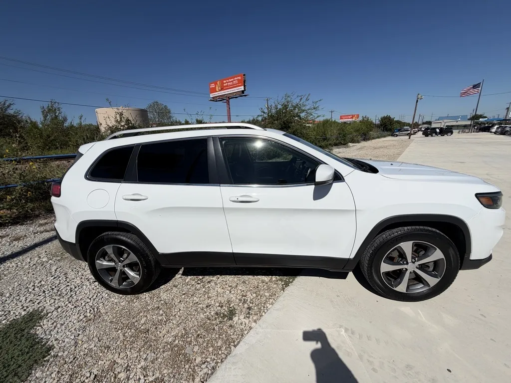 2019 JEEP CHEROKEE LIMITED thumbnail 4