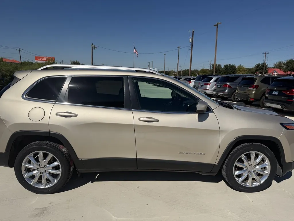 More photos of 2015 JEEP CHEROKEE LIMITED at Callahan Motor Company, TX