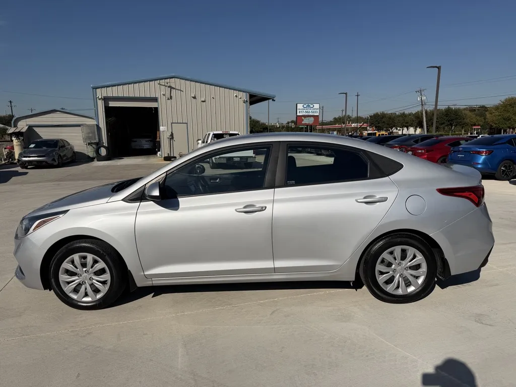 2020 HYUNDAI ACCENT SE thumbnail 2