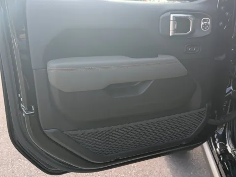 More photos of 2026 Jeep Gladiator Mojave at Mossy Chrysler Dodge Jeep Ram, CA