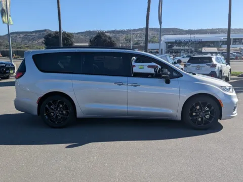 More photos of 2026 Chrysler Pacifica Limited at Mossy Chrysler Dodge Jeep Ram, CA