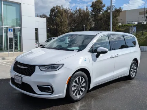 White 2023 Chrysler Pacifica Hybrid Touring L for sale in Chula Vista, CA