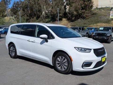 White 2023 Chrysler Pacifica Hybrid Touring L for sale in Chula Vista, CA