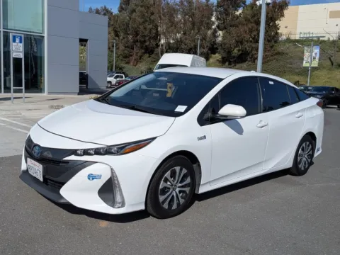 Green 2020 Toyota Prius Prime LE for sale in Chula Vista, CA