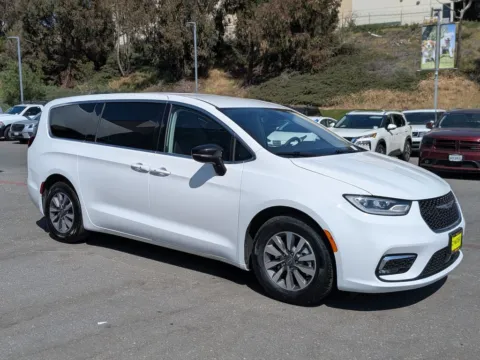 White 2024 Chrysler Pacifica Hybrid Select for sale in Chula Vista, CA