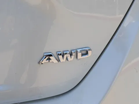 More photos of 2020 Nissan Altima 2.5 SL at Mossy Chrysler Dodge Jeep Ram, CA