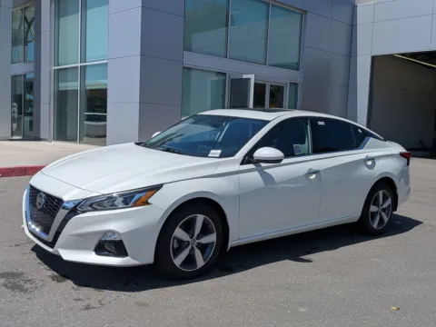 White 2020 Nissan Altima 2.5 SL for sale in Chula Vista, CA