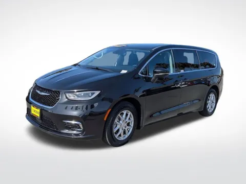Black 2023 Chrysler Pacifica Touring L for sale in Chula Vista, CA