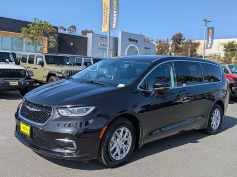 Black 2023 Chrysler Pacifica Touring L for sale in Chula Vista, CA