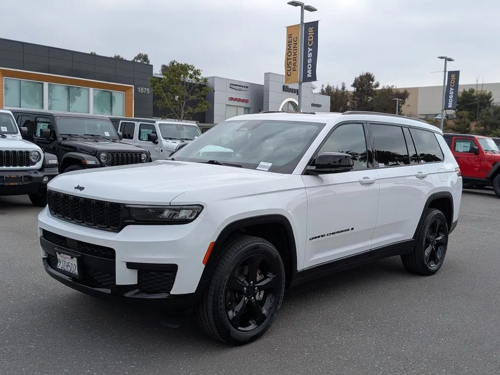 White 2023 Jeep Grand Cherokee L Altitude for sale in Chula Vista, CA
