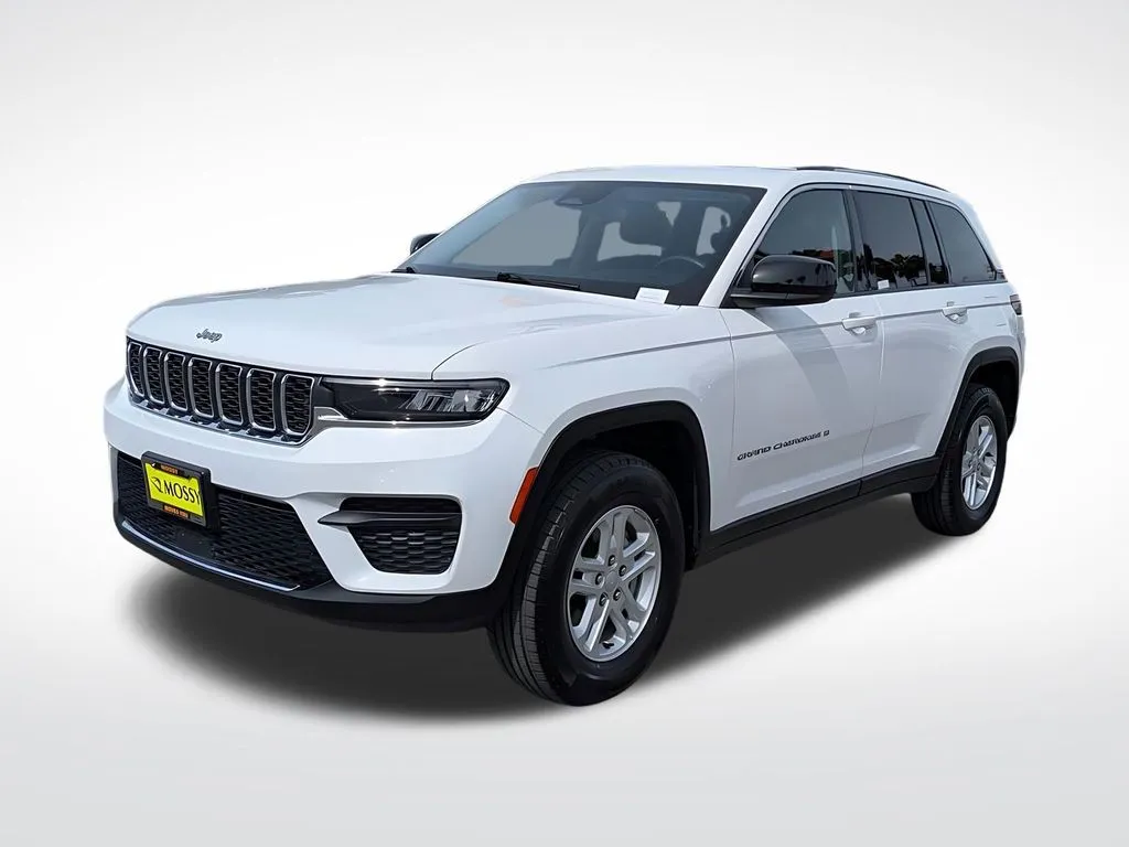 White 2024 Jeep Grand Cherokee Laredo for sale in Chula Vista, CA