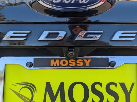 More photos of 2022 Ford Edge SEL at Mossy Chrysler Dodge Jeep Ram, CA