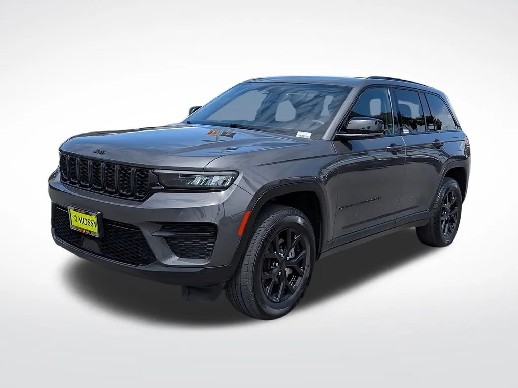Gray 2024 Jeep Grand Cherokee Altitude for sale in Chula Vista, CA