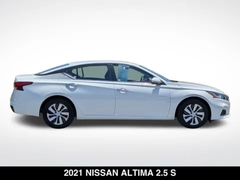 More photos of 2021 Nissan Altima 2.5 S at Mossy Chrysler Dodge Jeep Ram, CA
