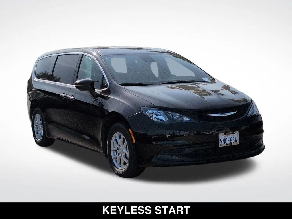 2026 Chrysler Voyager LX - Photo 2