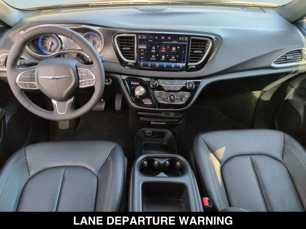 2026 Chrysler Voyager LX - Photo 12