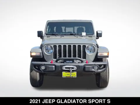 More photos of 2021 Jeep Gladiator Sport at Mossy Chrysler Dodge Jeep Ram, CA