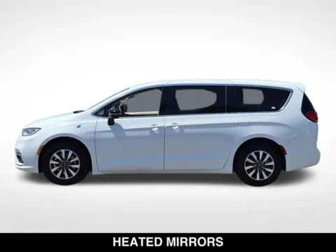 More photos of 2024 Chrysler Pacifica Hybrid Select at Mossy Chrysler Dodge Jeep Ram, CA
