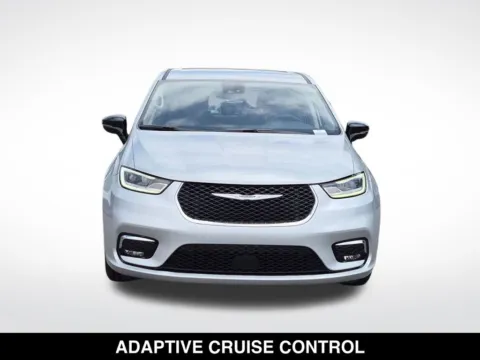 More photos of 2024 Chrysler Pacifica Hybrid Select at Mossy Chrysler Dodge Jeep Ram, CA