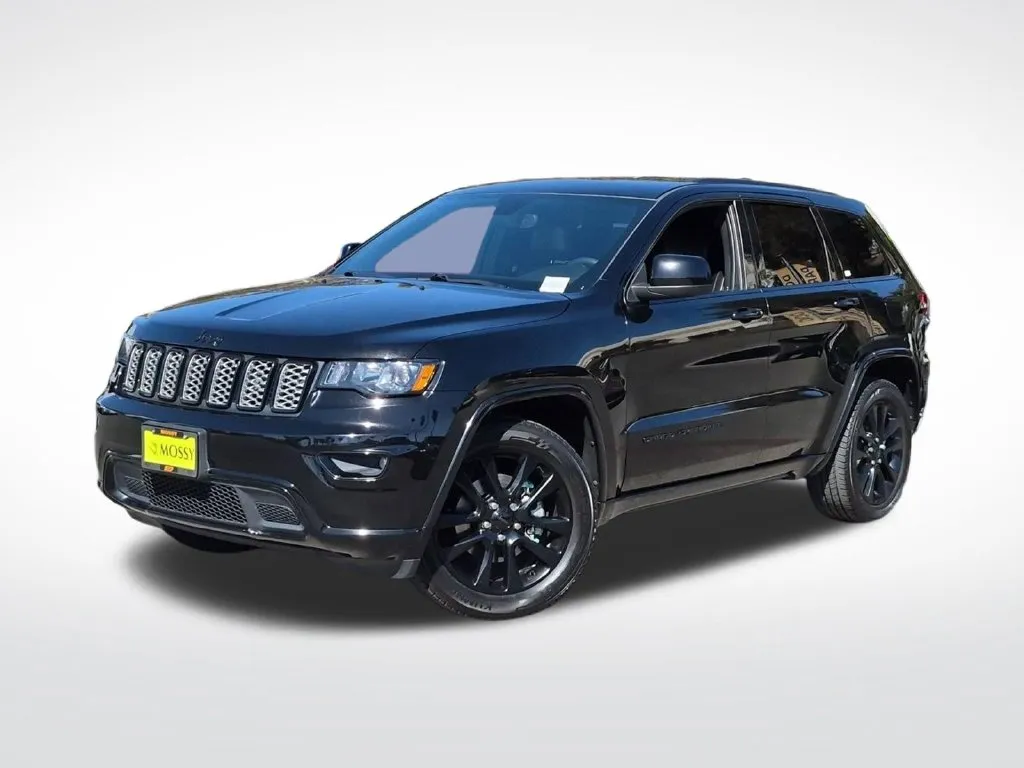 Black 2019 Jeep Grand Cherokee Altitude for sale in Chula Vista, CA