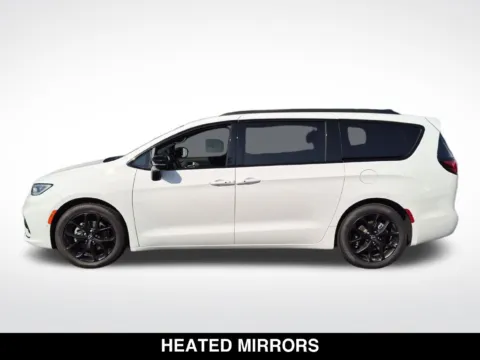 More photos of 2026 Chrysler Pacifica Limited at Mossy Chrysler Dodge Jeep Ram, CA