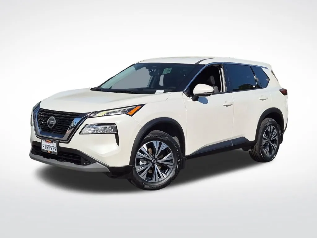 White 2021 Nissan Rogue SV for sale in Chula Vista, CA