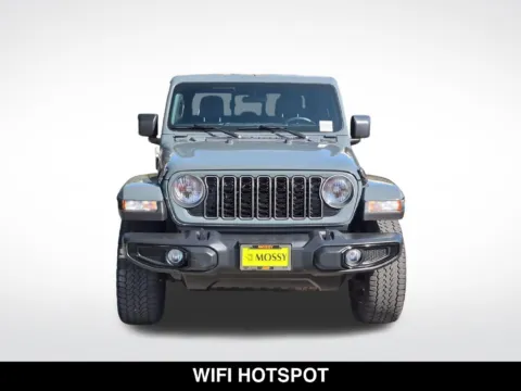 More photos of 2025 Jeep Gladiator Nighthawk at Mossy Chrysler Dodge Jeep Ram, CA