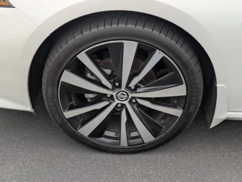 More photos of 2022 Nissan Altima 2.5 SR at INFINITI of Oceanside, CA