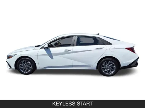More photos of 2024 Hyundai Elantra SEL at INFINITI of Oceanside, CA