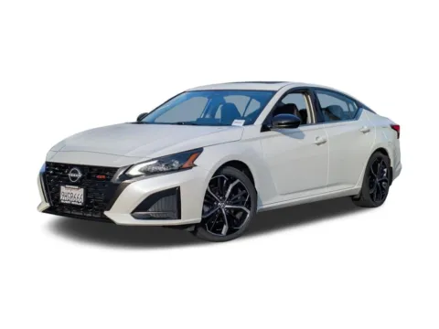 White 2023 Nissan Altima 2.5 SR for sale in Escondido, CA