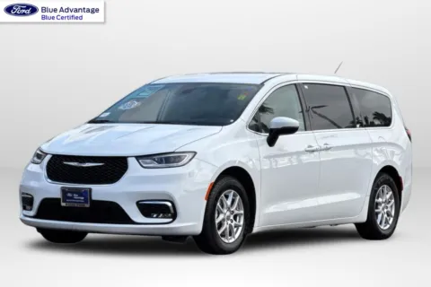 White 2023 Chrysler Pacifica Touring L for sale in San Diego, CA
