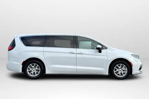 More photos of 2023 Chrysler Pacifica Touring L at INFINITI of Kearny Mesa, CA