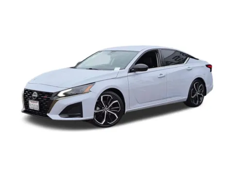 White 2023 Nissan Altima 2.5 SR for sale in San Diego, CA