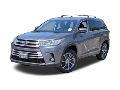 Gray 2019 Toyota Highlander XLE for sale in Chula Vista, CA