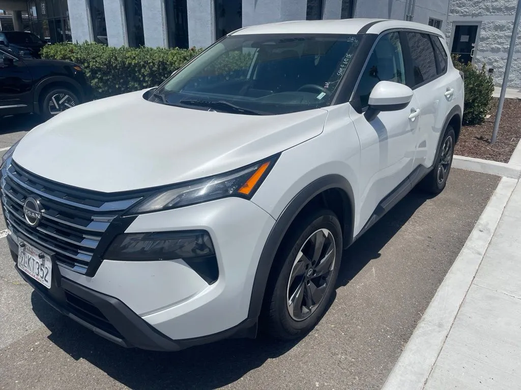 White 2024 Nissan Rogue SV for sale in Chula Vista, CA