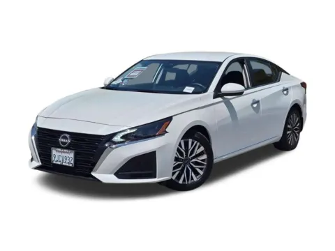 White 2023 Nissan Altima 2.5 SV for sale in Chula Vista, CA