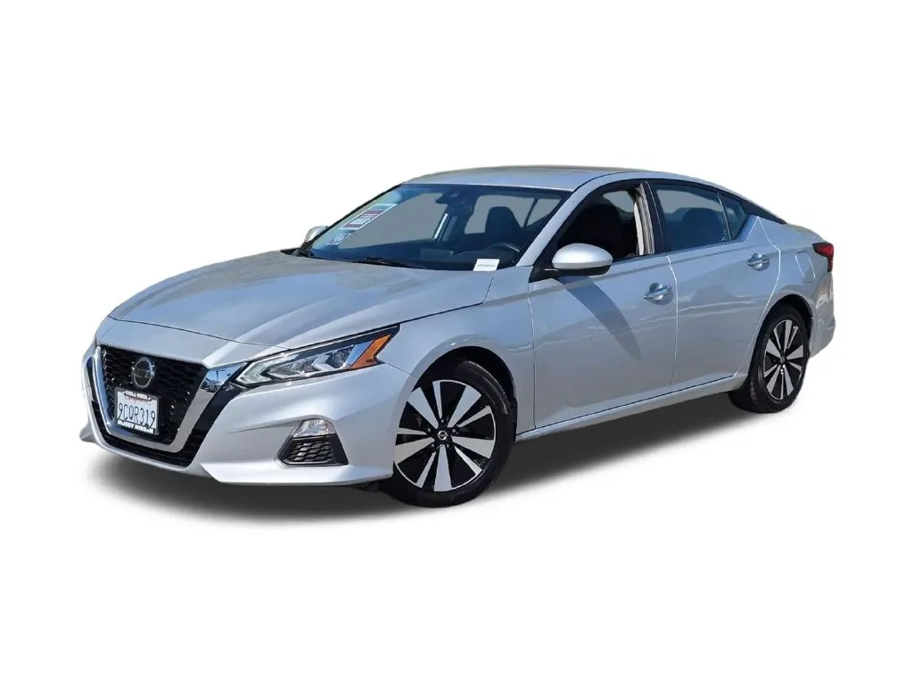 Silver 2022 Nissan Altima 2.5 SV for sale in Chula Vista, CA