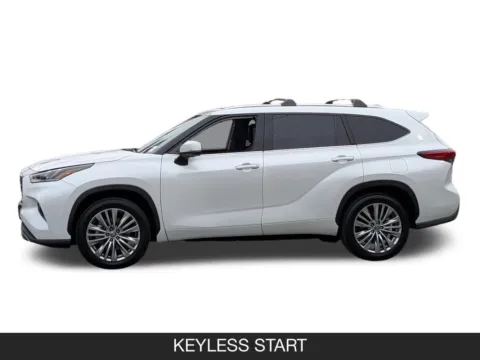 More photos of 2023 Toyota Highlander Platinum at Mossy Nissan El Cajon, CA