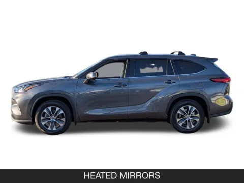 More photos of 2022 Toyota Highlander XLE at Mossy Nissan El Cajon, CA