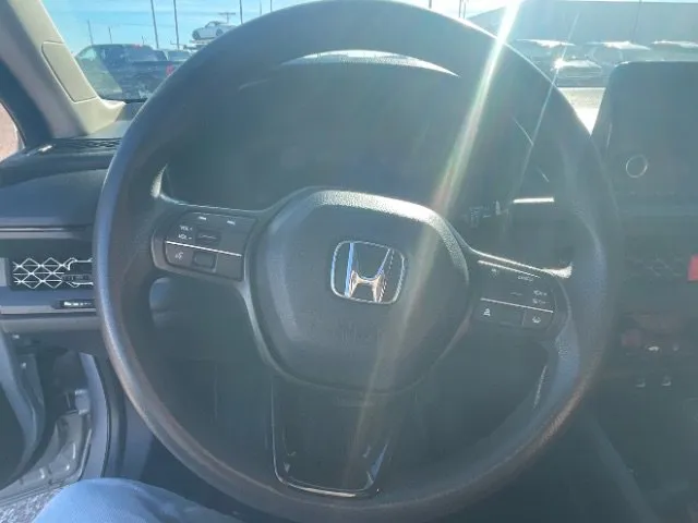 Honda Accord photo 12