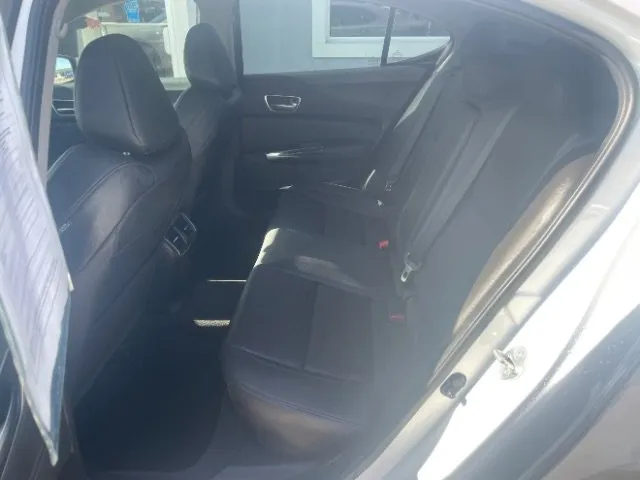 Acura TLX photo 10