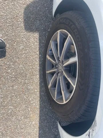 Acura TLX photo 9