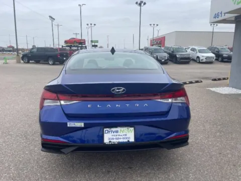 More photos of 2021 Hyundai Elantra SE at Drive Now Wichita, KS