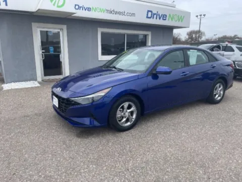 Blue 2021 Hyundai Elantra SE for sale in Wichita, KS