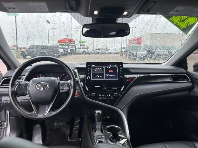 Toyota Camry photo 12