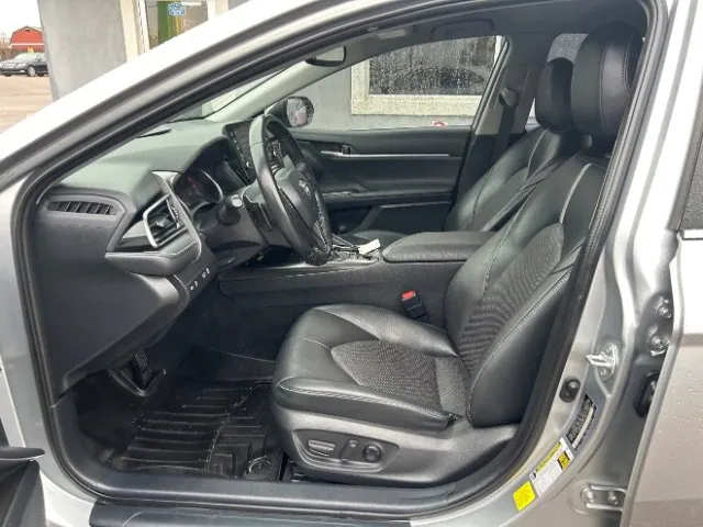 Toyota Camry photo 10