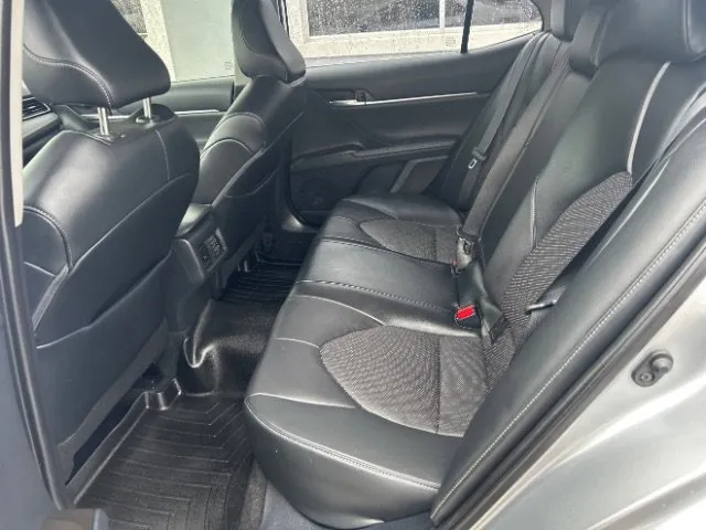 Toyota Camry photo 11