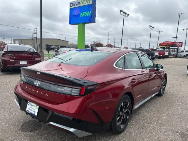 Hyundai Sonata photo 5