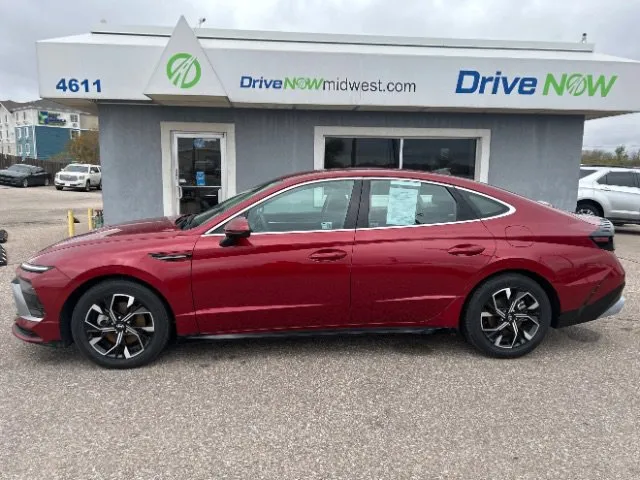 Hyundai Sonata photo 2